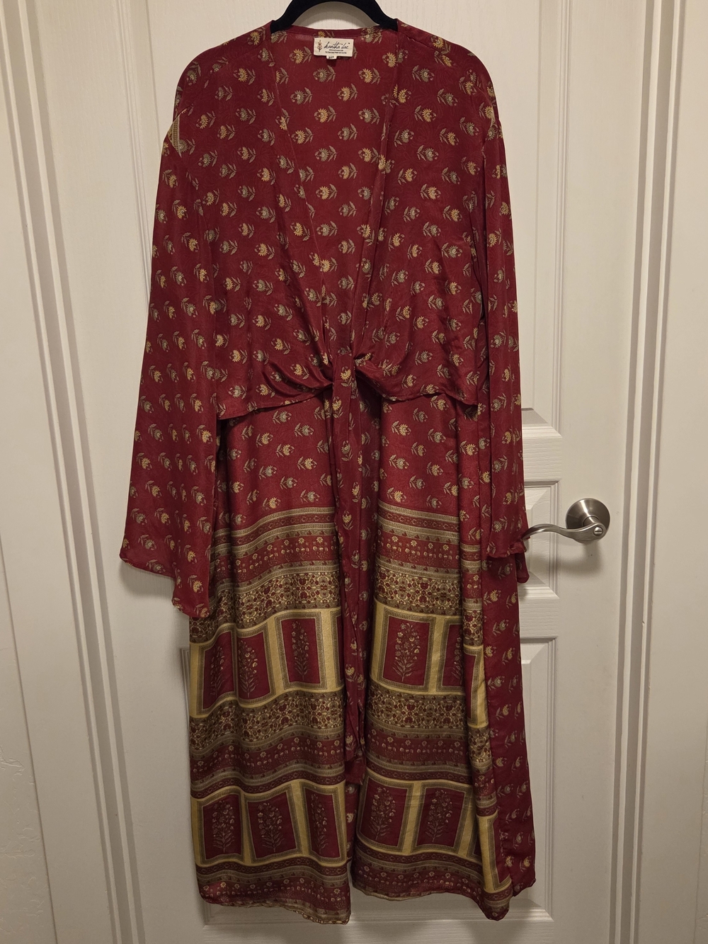 Kantha Bae Luxe Rasgulla Silk Spellbound Kimono - Picture 2 of 7